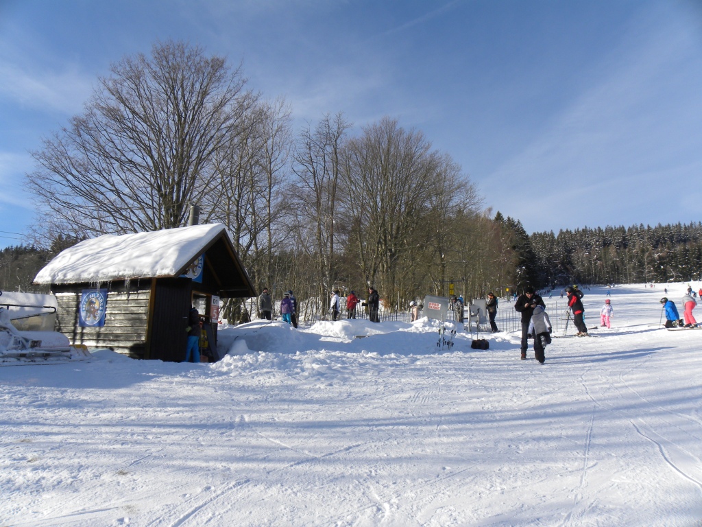 SKI AREÁL PAŘEZ ROKYTNICE NAD JIZEROU