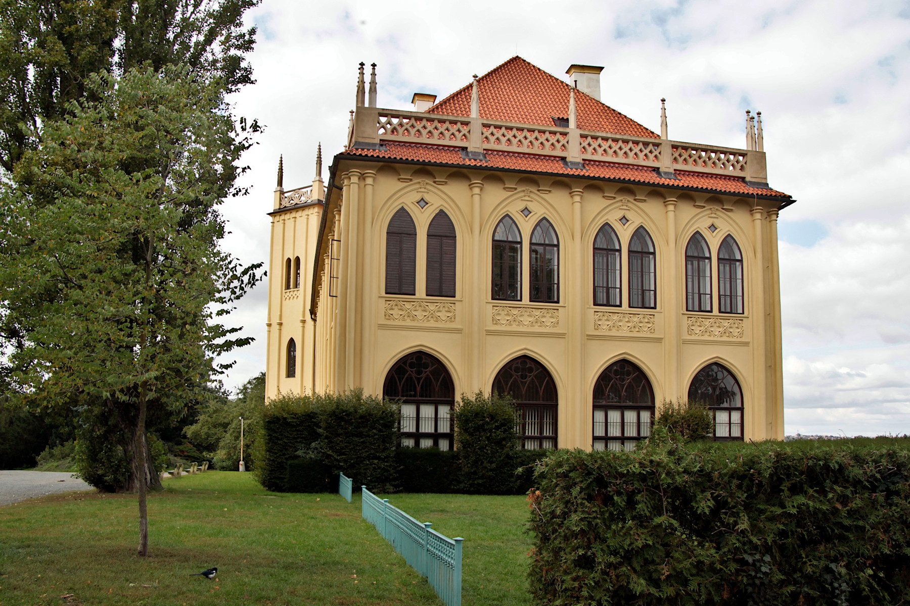 MSTODRITELSK LETOHRDEK - PRAHA BUBENE