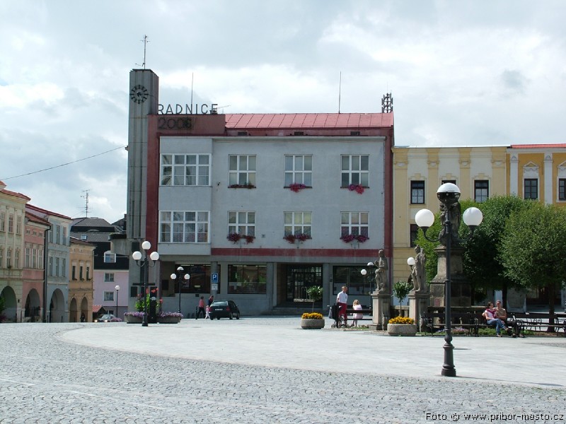 nám. S. Freuda s radnicí